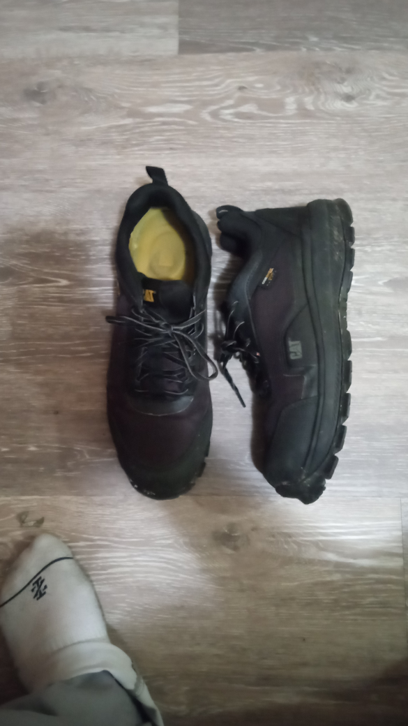 cat steel toe shoes.  size 11. like new. black - photo 2