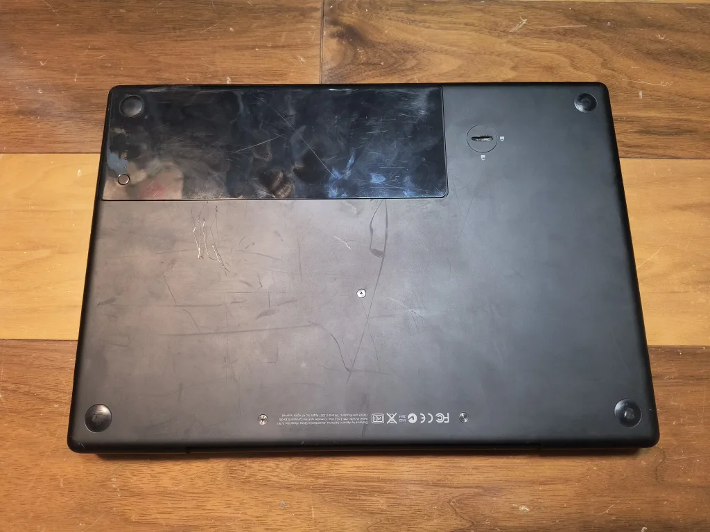 Black 2007 MacBook, OS X Lion image indicator(5)