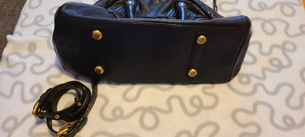 Marc Jacobs black leather bag image indicator(5)