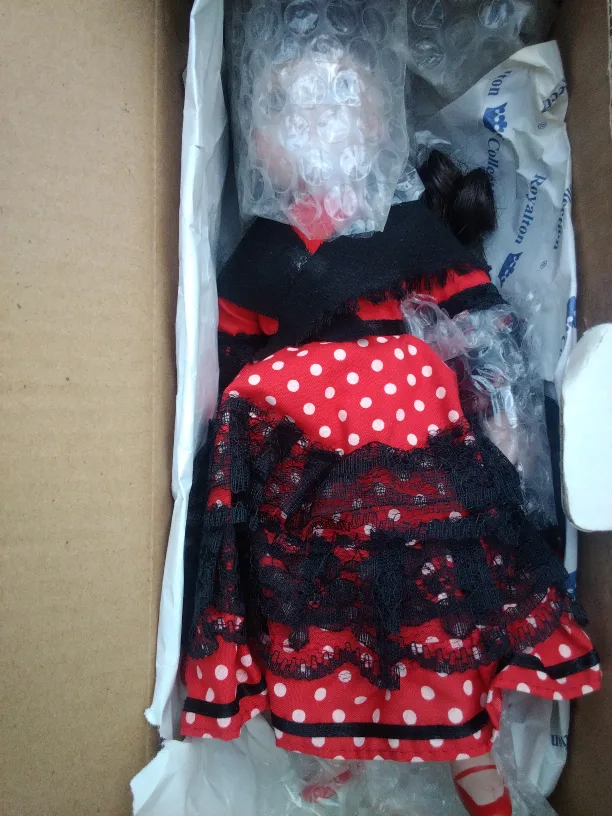 Royalton Collection Spain Doll image indicator(2)