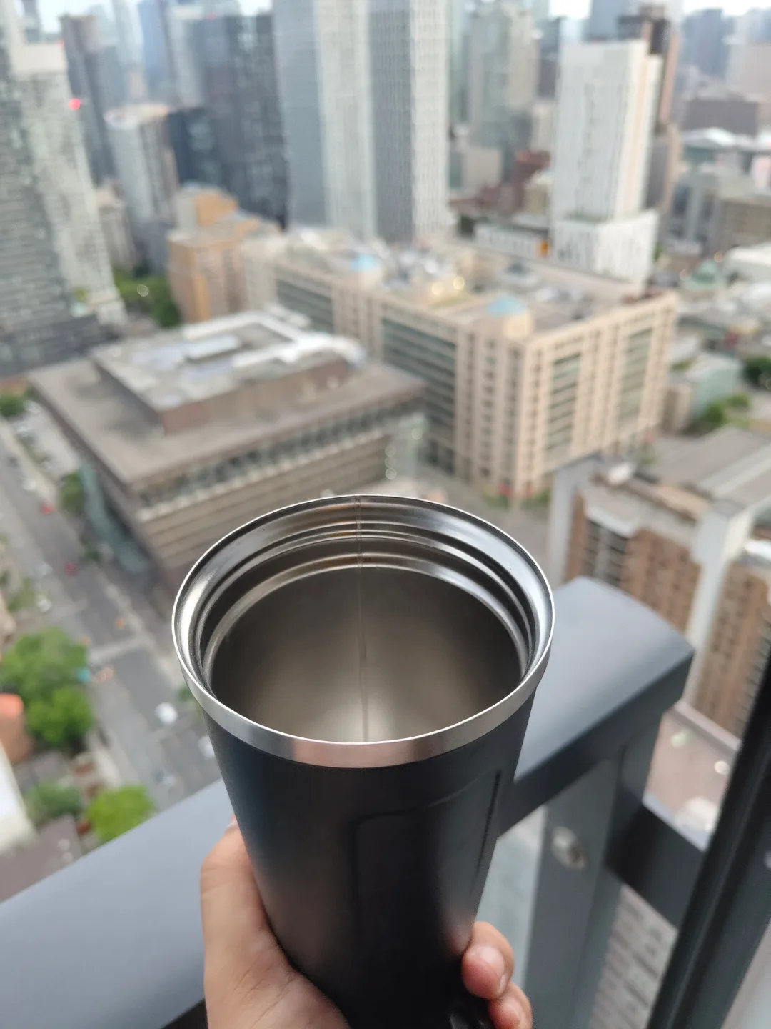 Black Insulated Coffee Tumbler LARGE image indicator(3)