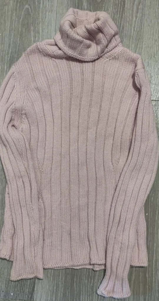 Hugo Boss Serenity Pink Turtleneck 100% Vergin Wool Sweater image indicator(2)