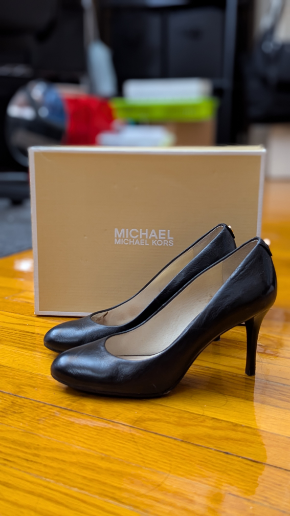 Michael Kors Size 6 Black Pumps Shoe Heels
