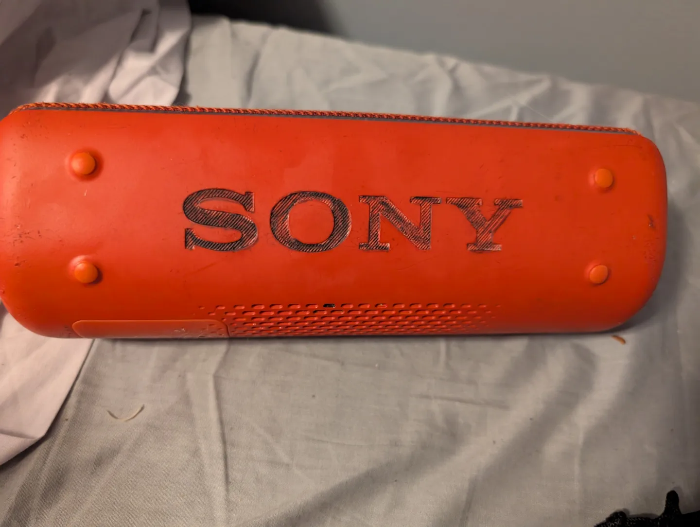 Sony SRS-XB32 Portable Speaker thumbnail