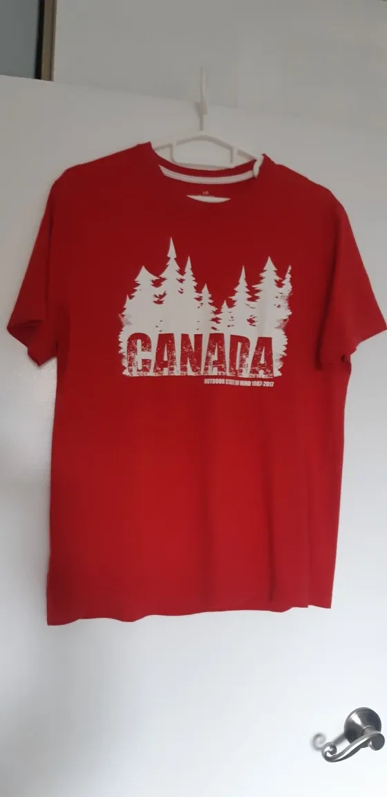 Men's Red Canada T-Shirt - Size L thumbnail