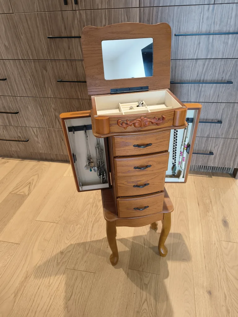 Wooden Jewelry Armoire with Mirror image indicator(3)