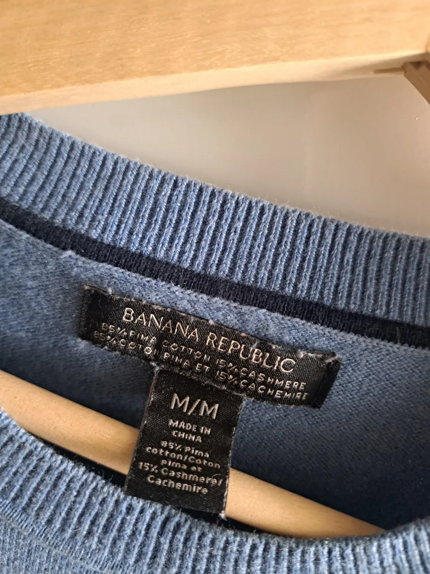 Banana Republic Sweater - Size M image indicator(2)