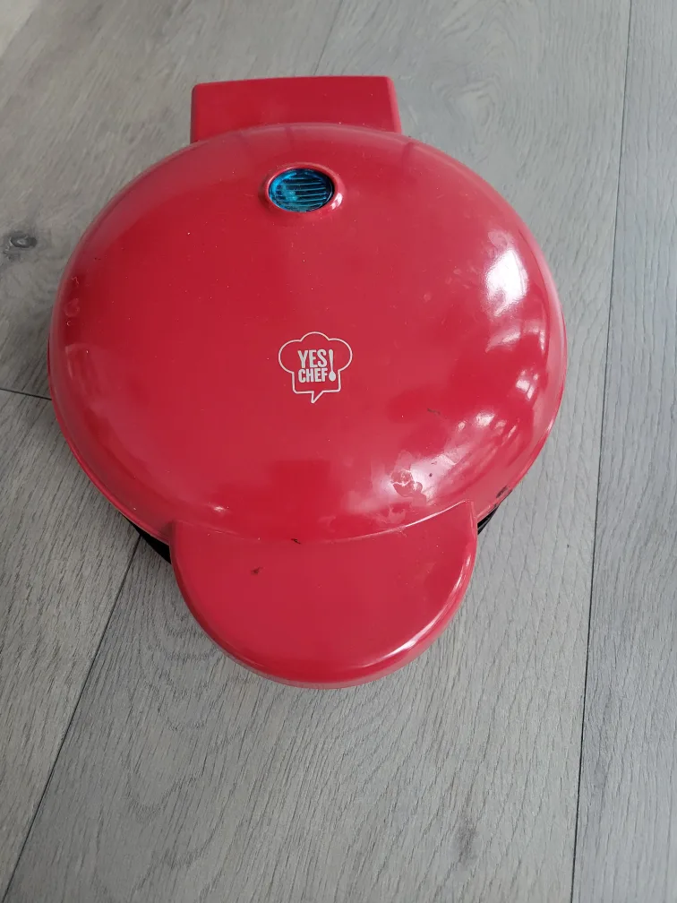 Yes Chef Waffle Maker - Red thumbnail