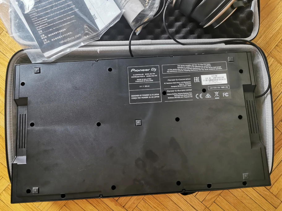 Pioneer DDJ-400 DJ Controller with Case and Headphone - photo 3