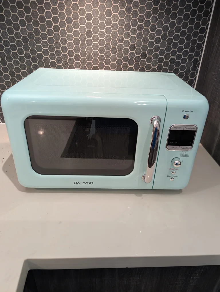 Retro Aqua Microwave thumbnail