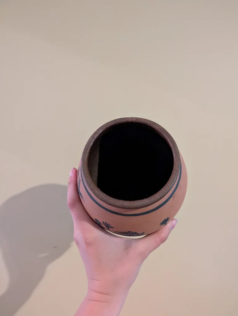 Handmade Terracotta Vase image indicator(3)