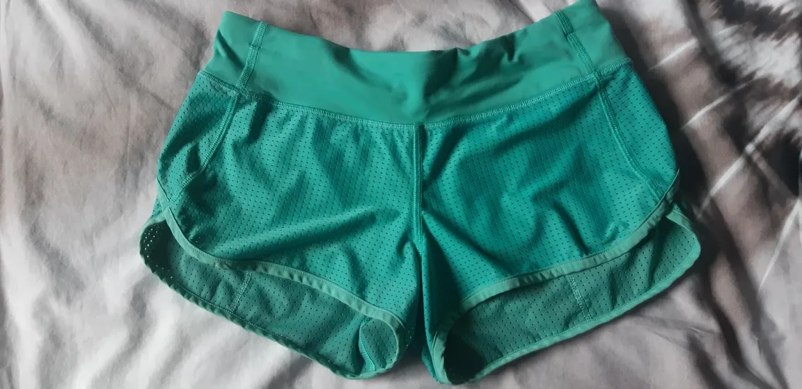 Lululemon Speed Short Mesh - Bali Breeze, Size 4 thumbnail