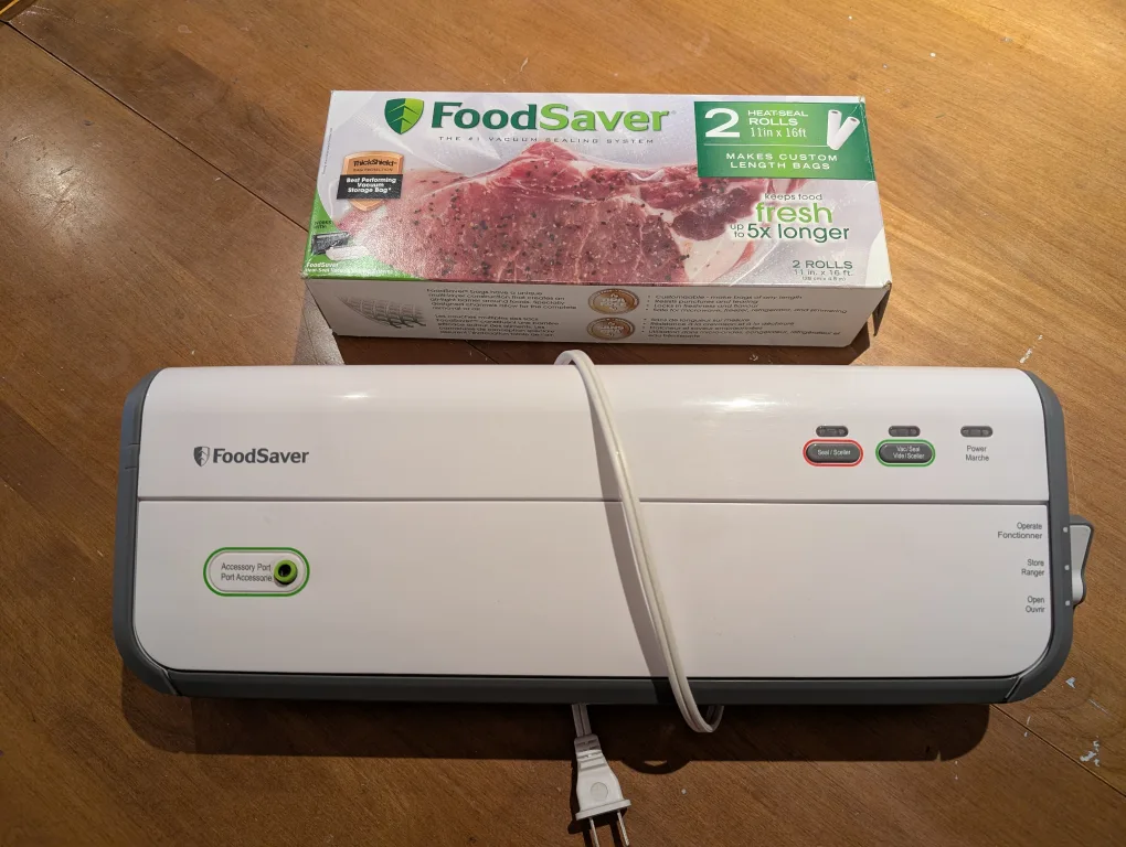 FoodSaver Vacuum Sealing System thumbnail