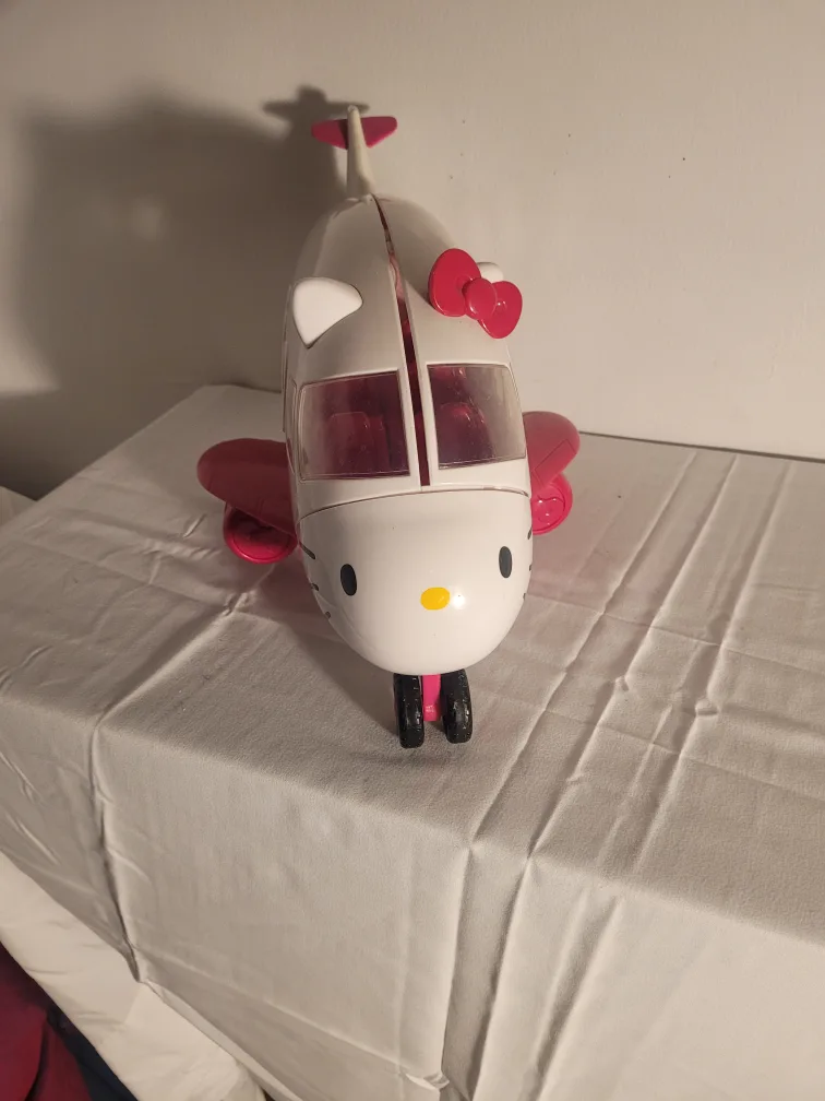 Hello Kitty Airplane, Helicopter, and Bus Toy Set image indicator(6)