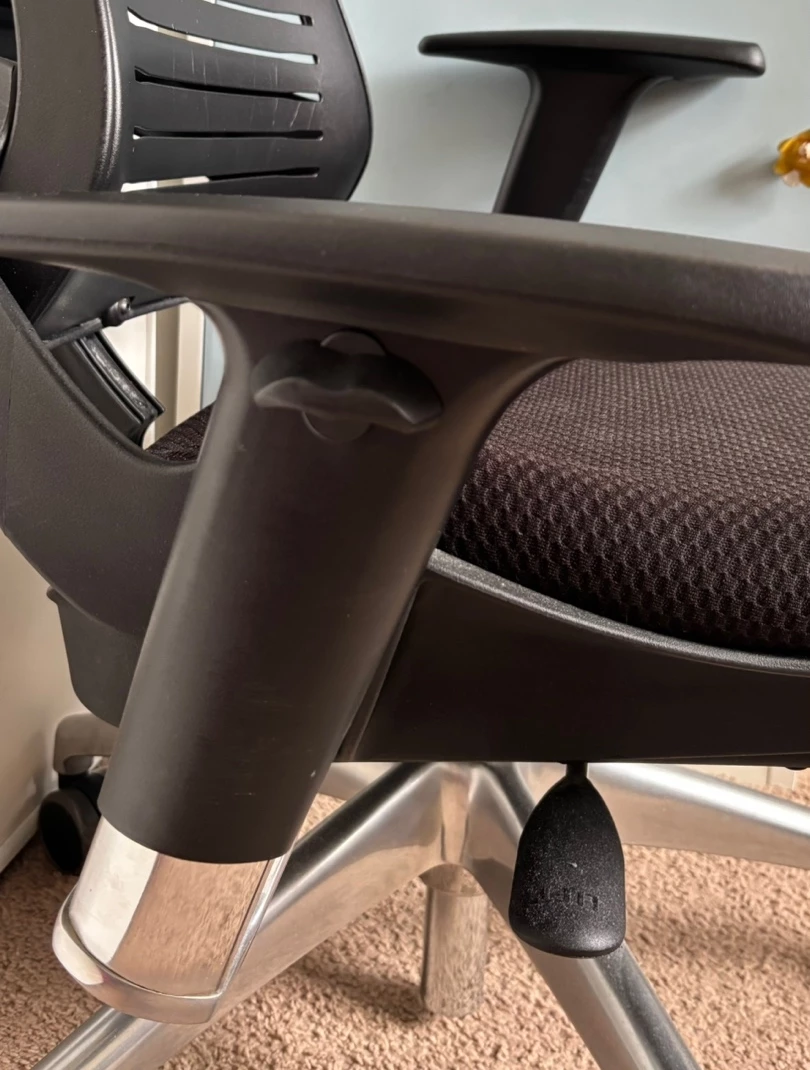 Ergonomic Office Chair with Headrest - photo 3