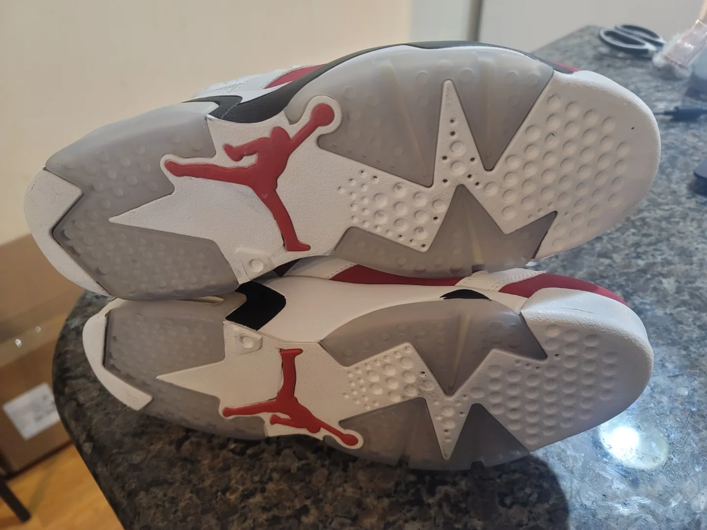 Men's Basketball Shoes - Size 11 image indicator(5)