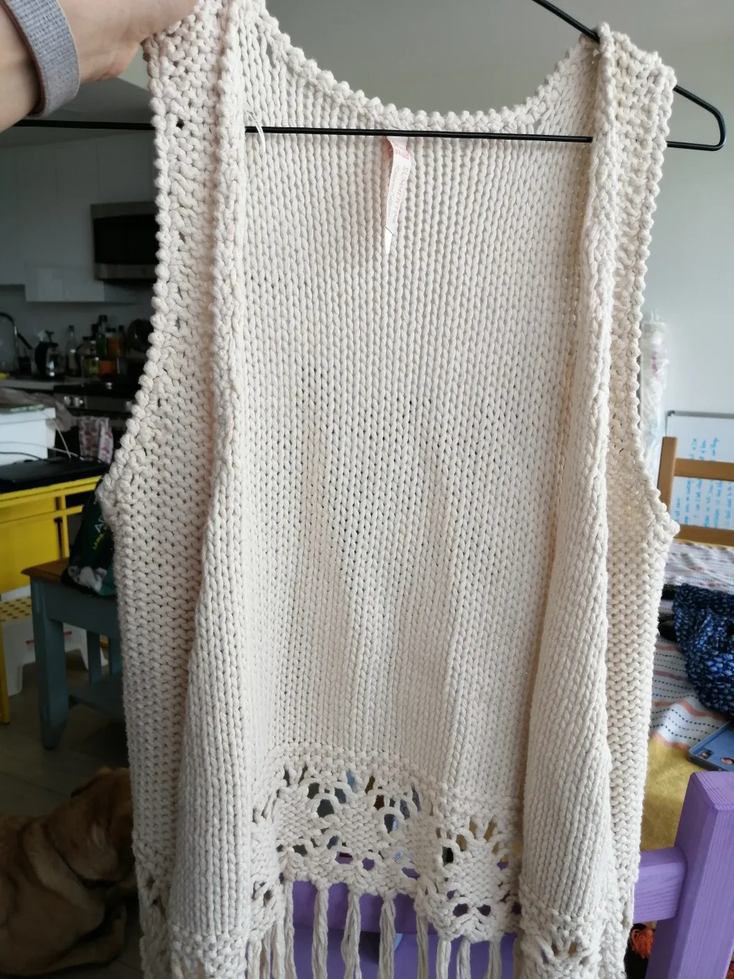 Cream-Coloured Knit Vest with Fringe image indicator(2)