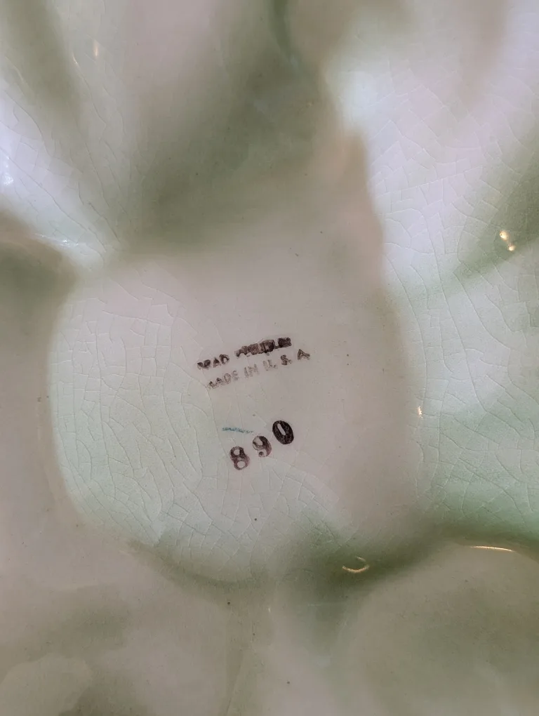 Napco Ceramic Cabbage Leaf Dish image indicator(5)