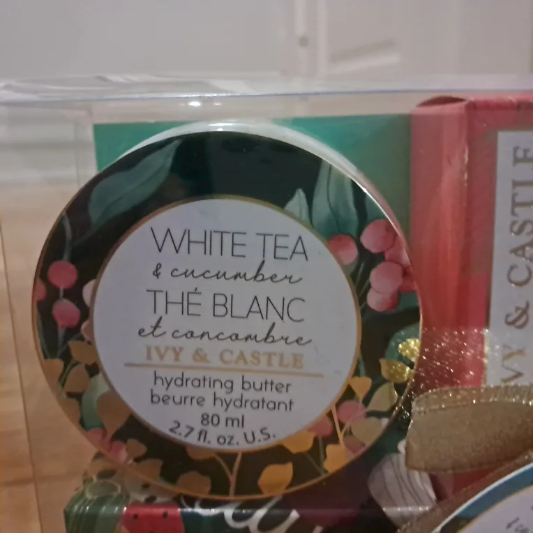 NEW  Bath Collection Perfect for Gifting image indicator(2)