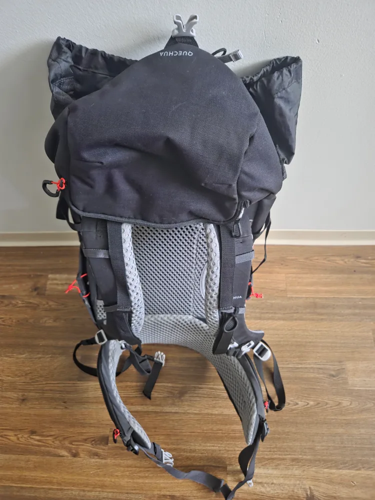 Quechua mountain back pack.20L image indicator(3)
