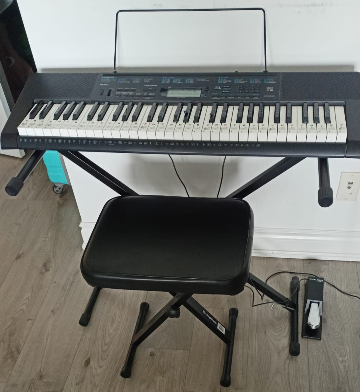 Electronic Keyboard with Stool and Stand