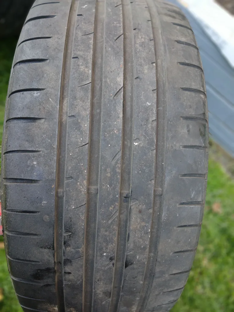 Porsche Alloy Wheel and Tire image indicator(8)