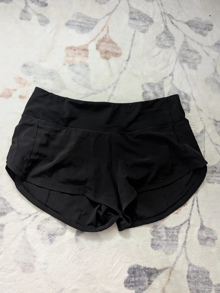 Lululemon Hotty Hot Shorts 2" Low rise thumbnail
