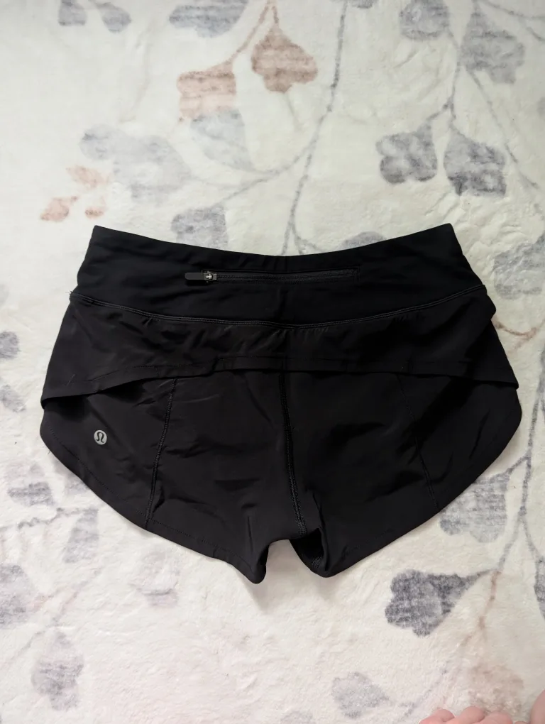 Lululemon Hotty Hot Shorts 2" Low rise image indicator(2)