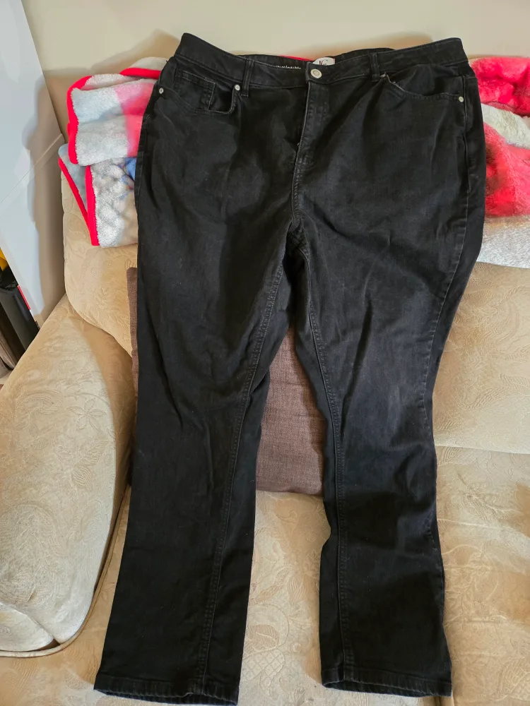 Curvy Jeans — NEED GONE ASAP thumbnail