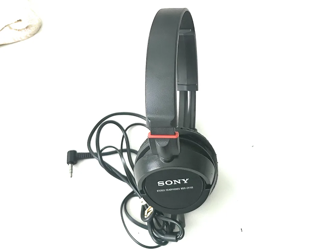Sony MDR-ZX100 Stereo Headphones - Black image indicator(5)
