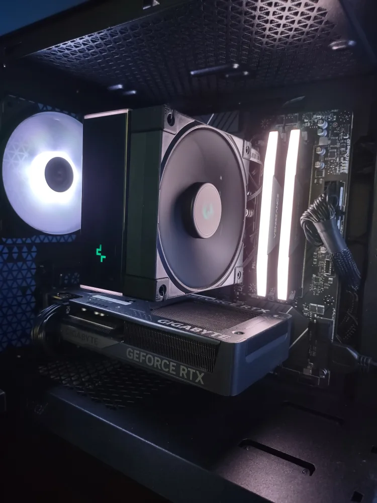 Brand New! Custom Built Gaming PC. 5060 TI Ryzen 5 9600x image indicator(3)