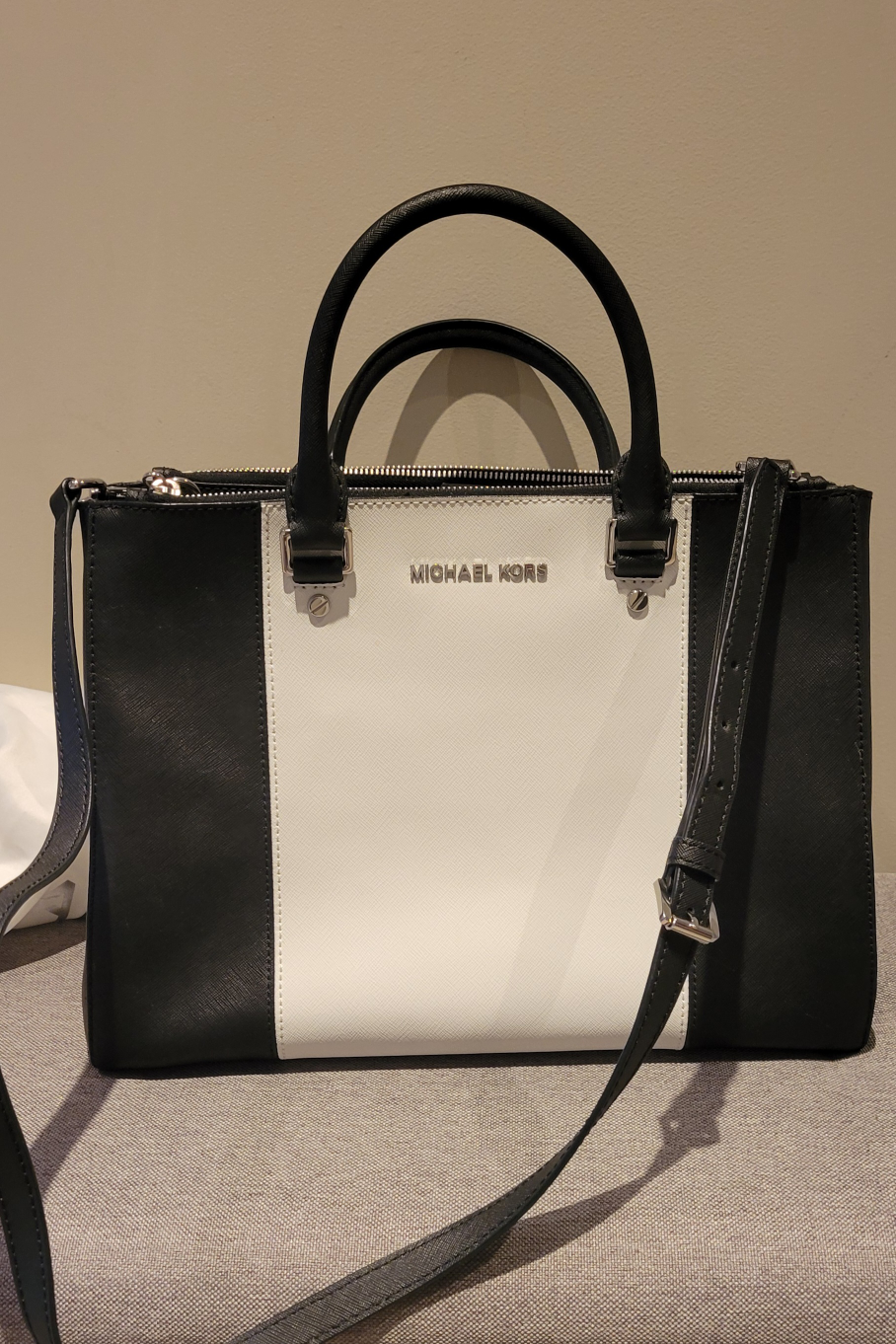 Michael Kors Medium Sutton Handbag
