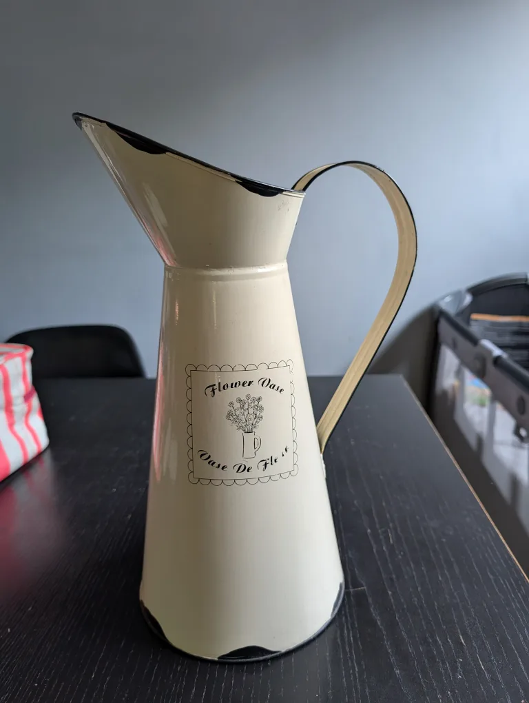 vase thumbnail