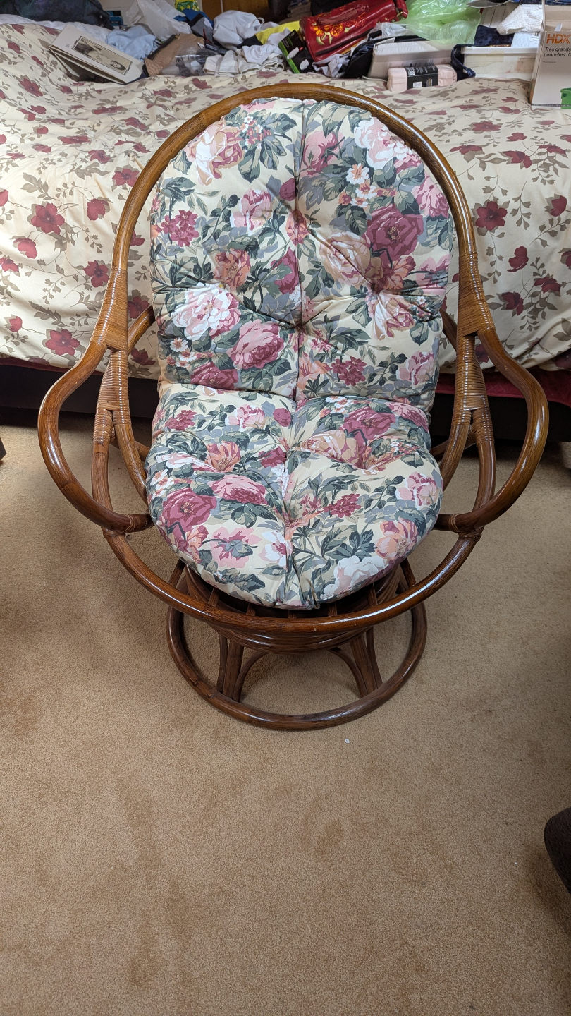 Vintage Bamboo Swivel Chair/ Cushion - photo 5