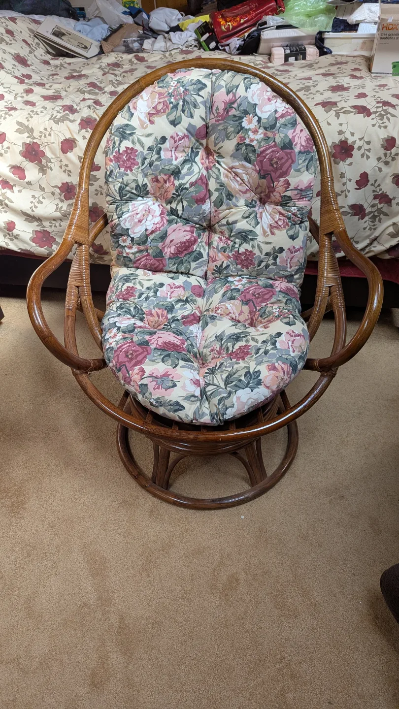 Vintage Bamboo Swivel Chair/ Cushion image indicator(5)