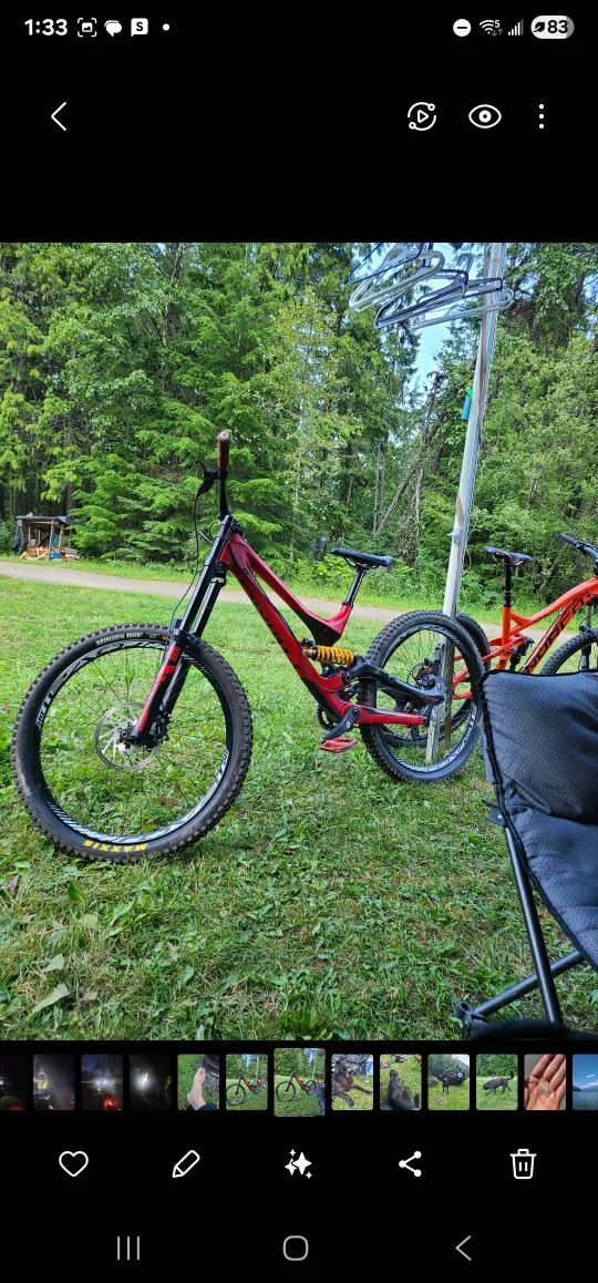 S-Works Demo 8 F11 Carbon DH bike image indicator(2)