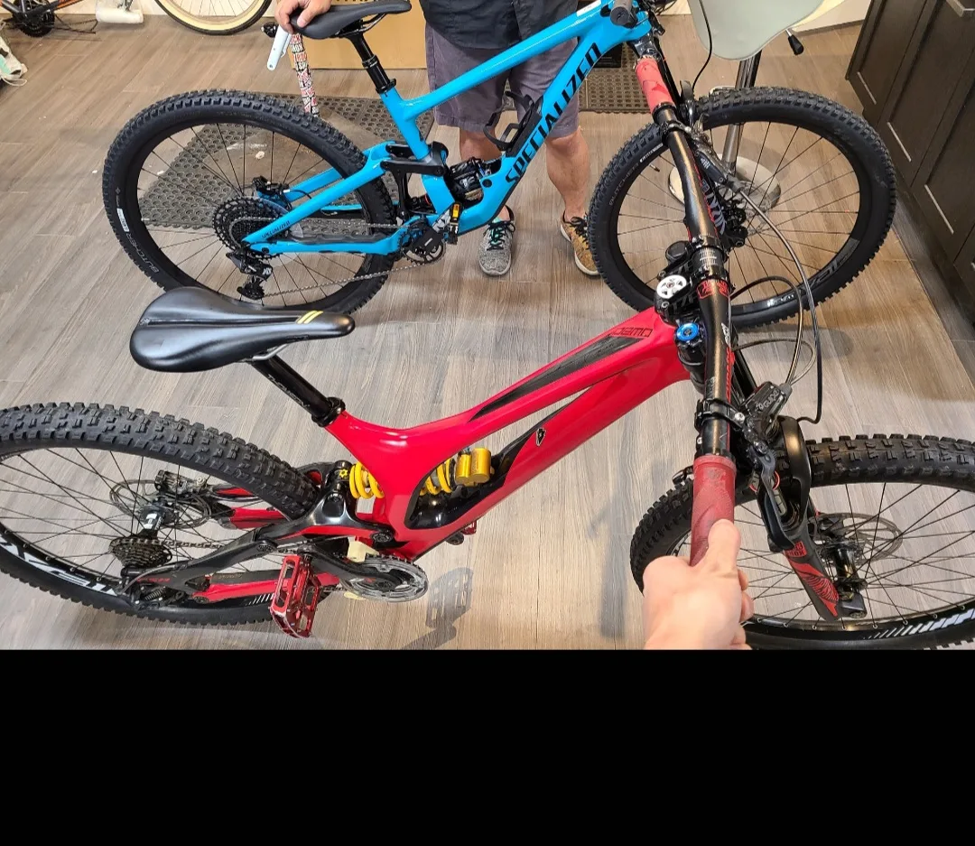 S-Works Demo 8 F11 Carbon DH bike image indicator(5)