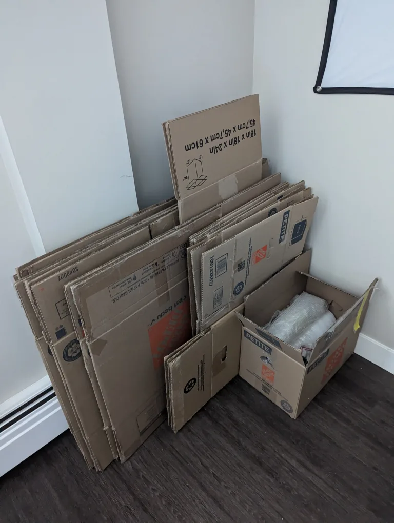 18 Moving Boxes + Supplies thumbnail