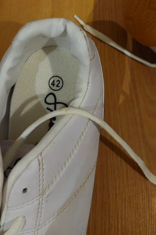 Speedy White Sneakers image indicator(4)