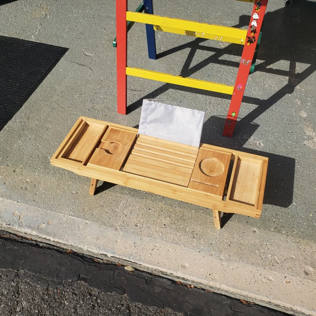 Bamboo Bathtub or bed caddy tray image indicator(3)