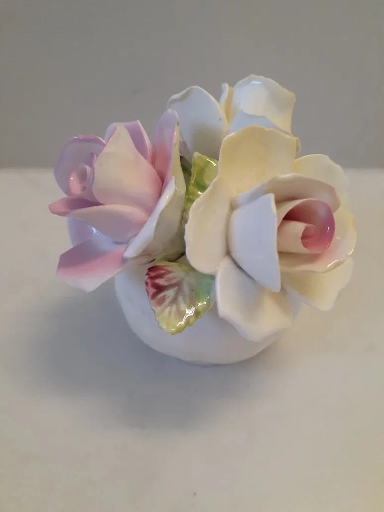 Vintage Royale Stratford Fine Bone China Flower Arrangement thumbnail