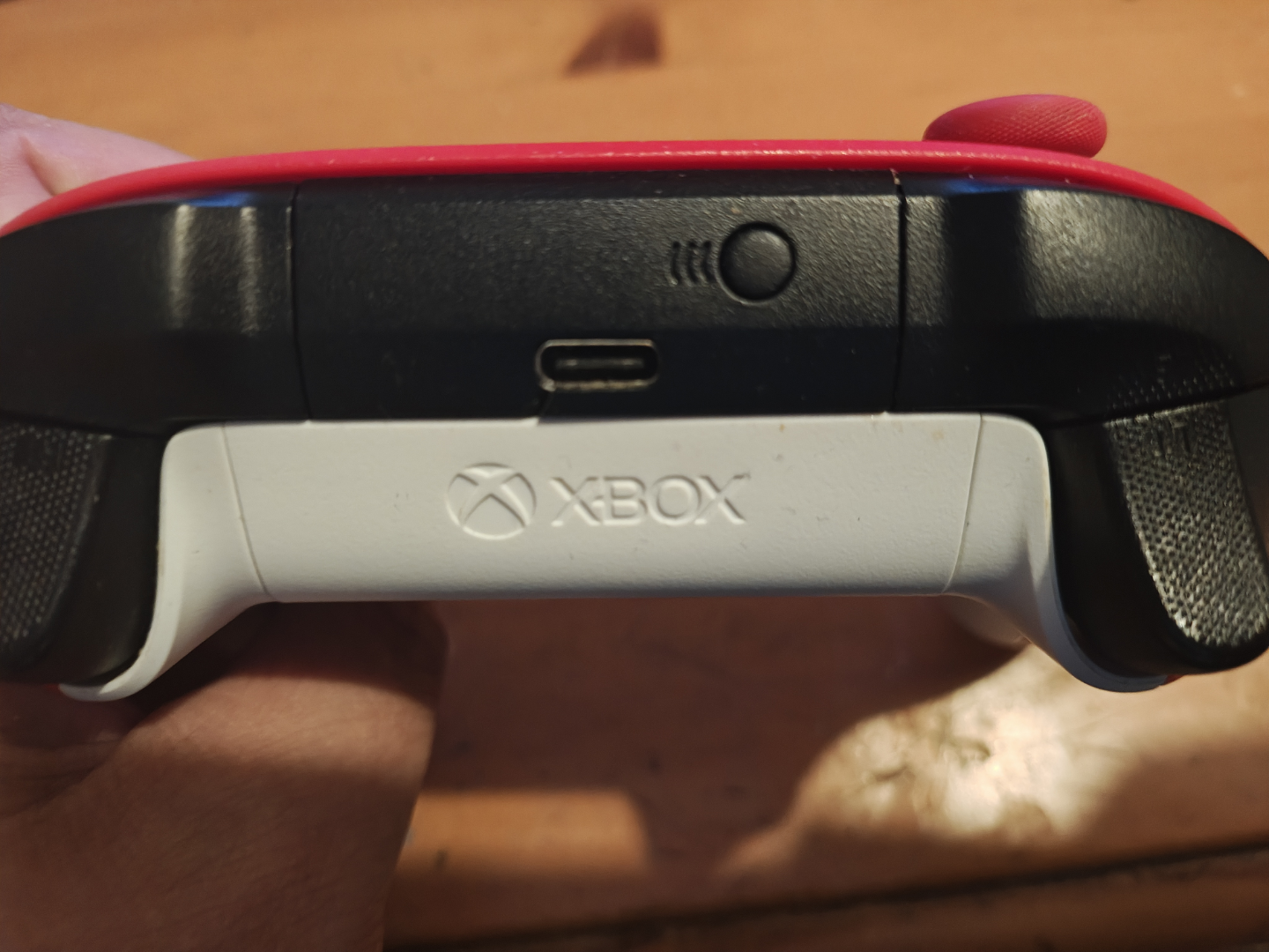 Xbox series pulse red controller - photo 4