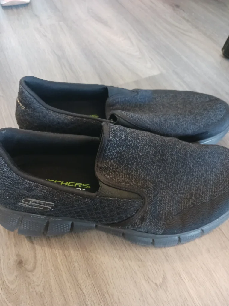 Skechers Slip-on Sneakers thumbnail