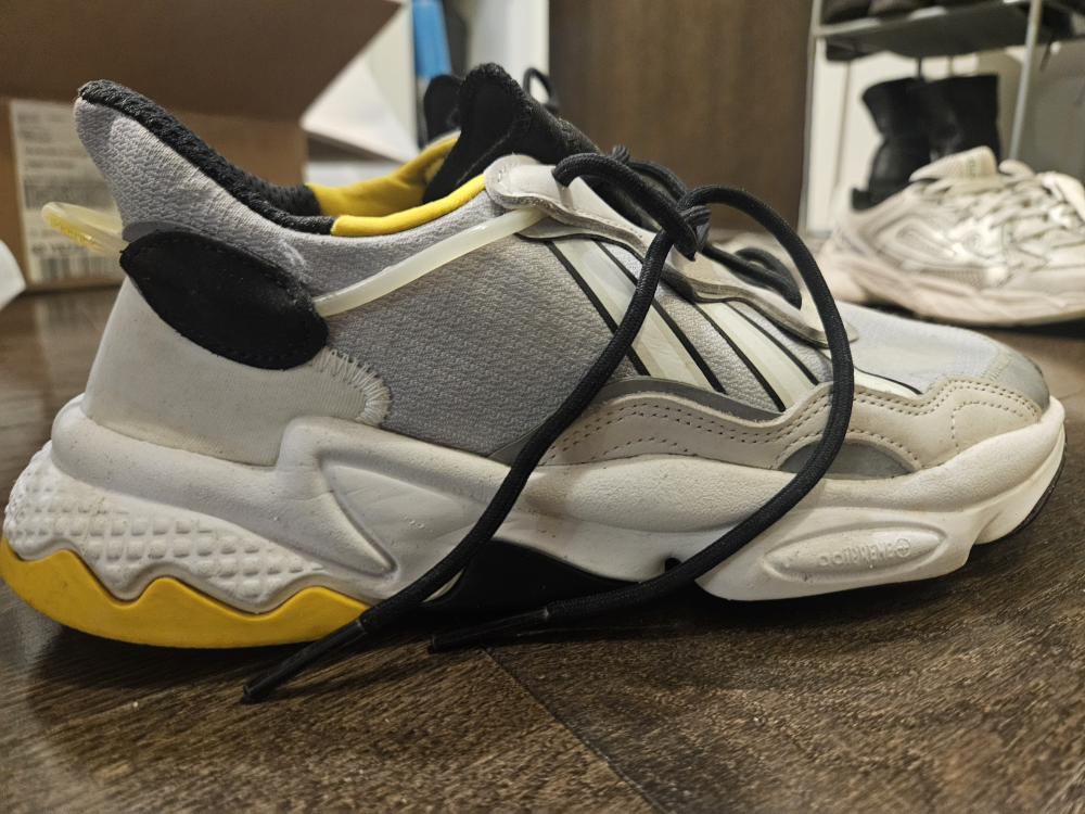 size 8 Adidas Ozweego Grey/Silver Sneakers - photo 3