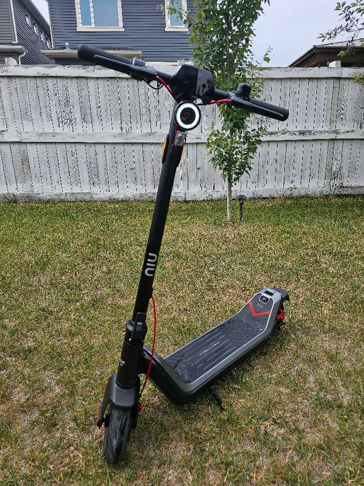 NIU KQi3 Max Electric Scooter thumbnail