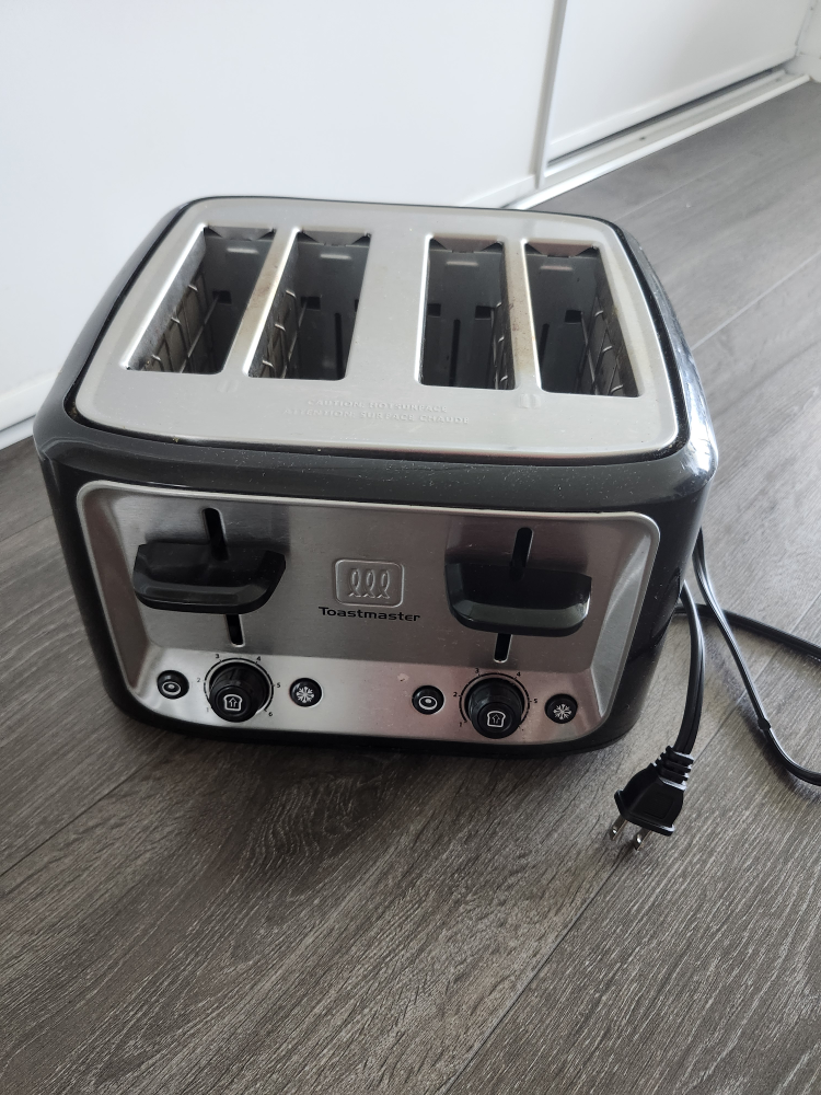 Toastmaster 4-Slice Toaster - photo 2