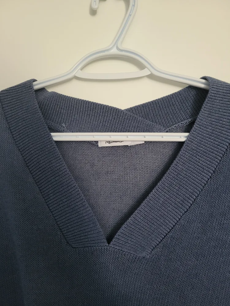 Reitmans light sweater size XL - $10 each image indicator(4)