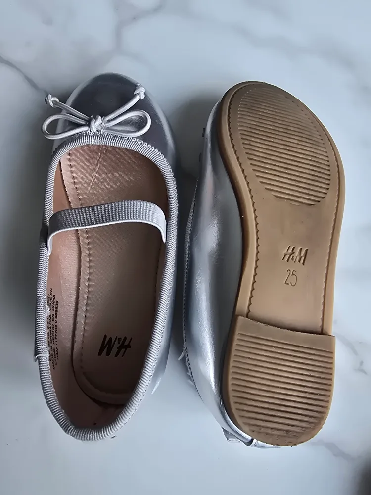 Girls Silver Mary Jane Flats H&M - Size 8.5 US image indicator(5)