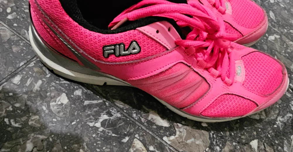 Pink Fila Sneakers 💚 image indicator(2)