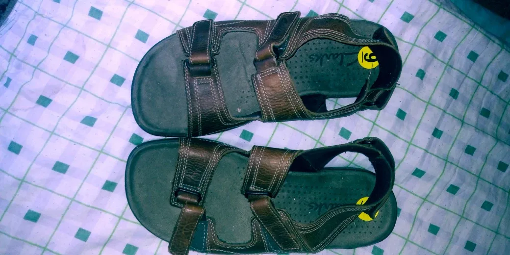 Clarks Brown Leather Sandals Size 9 thumbnail